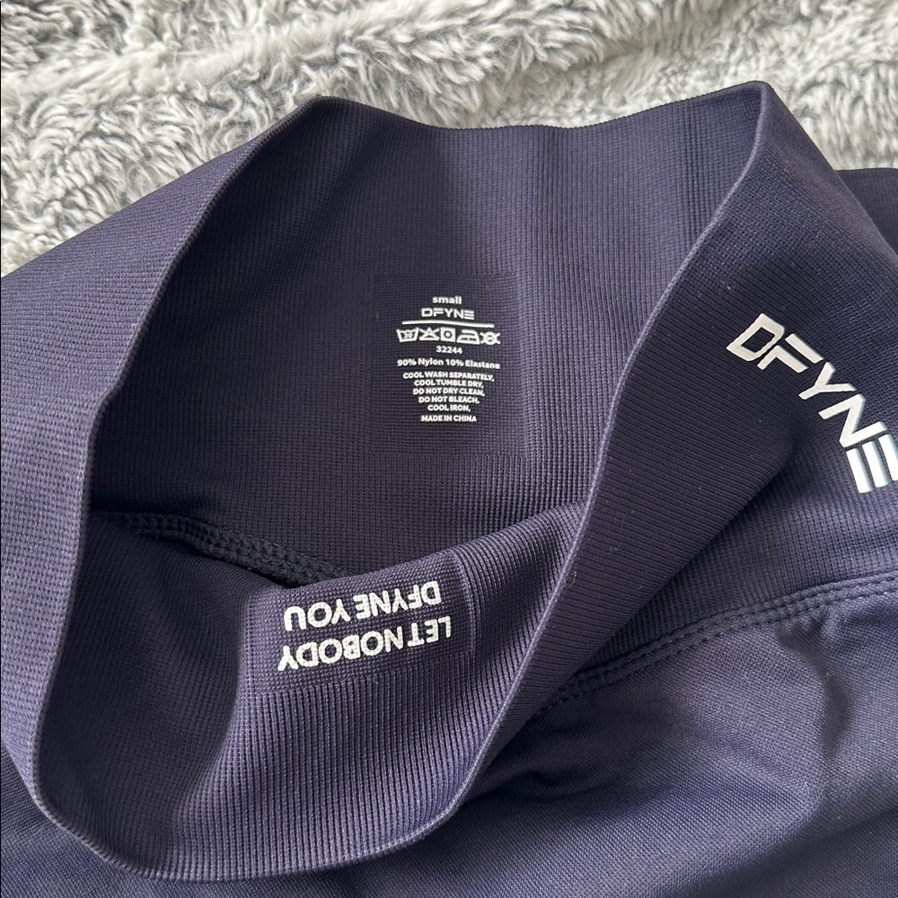 Dfyne dynamic dark blue leggings - Picture 5 of 5